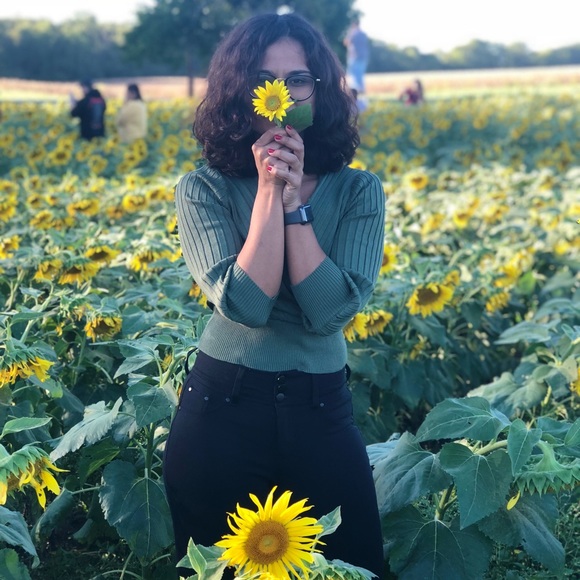 Meet your Posher, Shreya - Picture 1 of 2